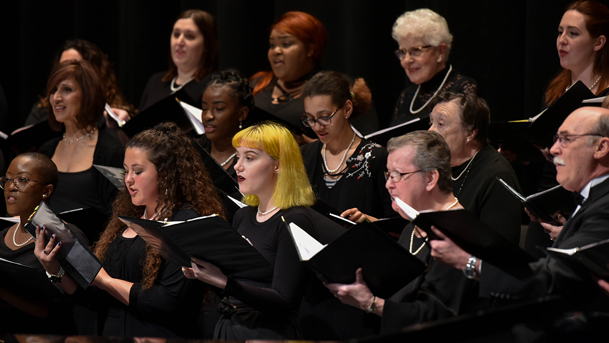 Hallelujah! Chorale to Present Christmas Concert