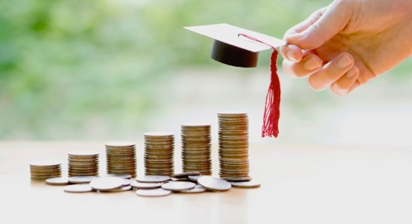 What are the Main Types of Financial Aid for Graduate School?