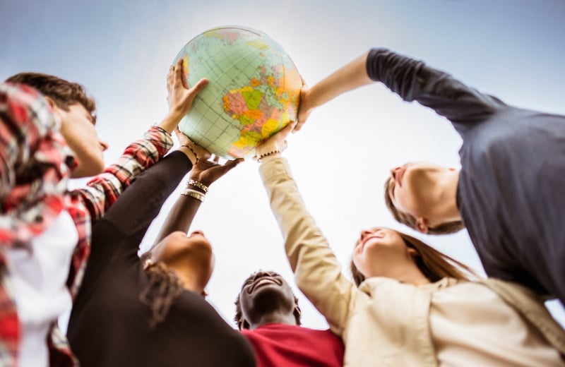 Finding Community: 4 Ways for International Students to Make Friends & Get Connected at College