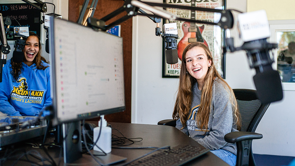 WNUW Set for Live, 24-Hour Broadcast on College Radio Day